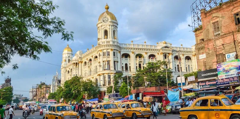 আজ কলকাতার সর্বনিম্ন তাপমাত্রা ২৬ ডিগ্রি সেলসিয়াস এবং সর্বোচ্চ তাপমাত্রা ৩১.৪ ডিগ্রি সেলসিয়াসের ঘরে থাকার সম্ভাবনা আছে