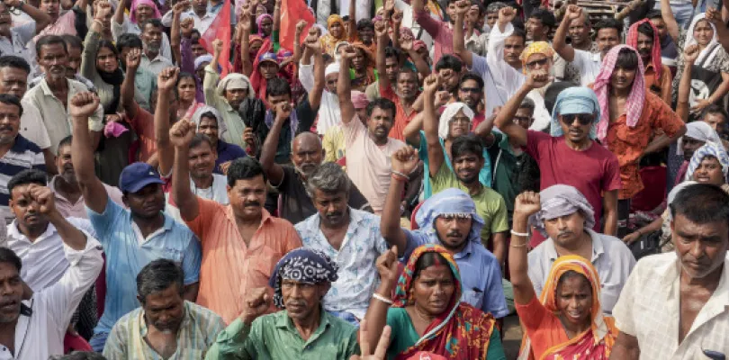 পুনর্বাসন ছাড়া হকার উচ্ছেদ হলে অনশনের হুমকি বামের
