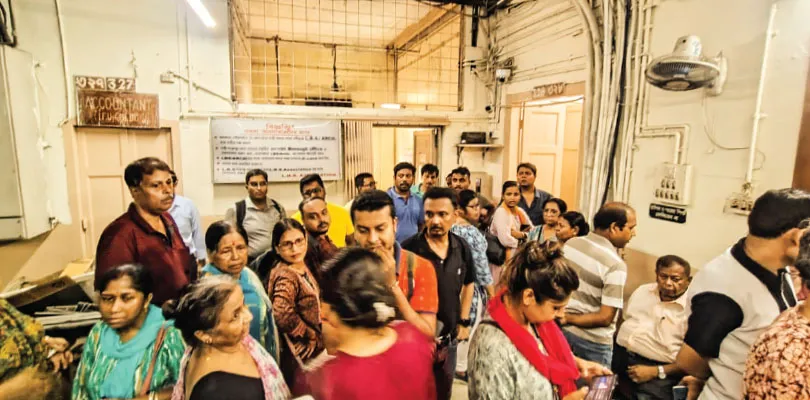 দুশ্চিন্তা নিয়ে বেআইনি নির্মাণের শুনানিতে বেলেঘাটার বাসিন্দারা, কেউ ফ্ল্যাট কিনেছেন পিএফ ভাঙিয়ে, কারও চলছে গৃহঋণ