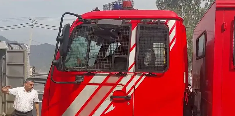 জম্মু ও কাশ্মীরের উধমপুরের জাখানি চকে একটি দোকানে আগুন, অকুস্থলে দমকল