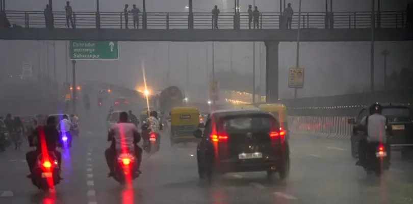 নয়াদিল্লিতে ব্যাপক বৃষ্টি