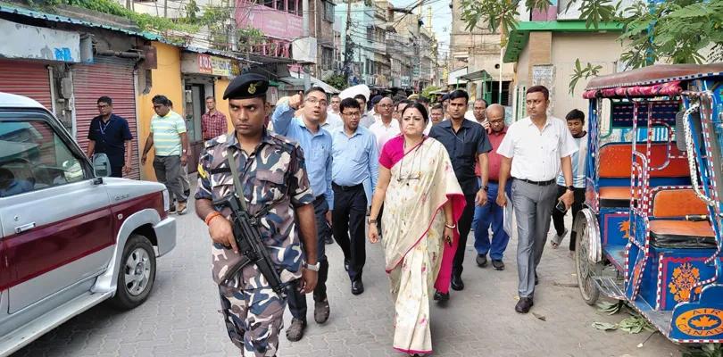 বর্ষায় জমা জল সংক্রান্ত বিষয়ে আধিকারিকদের সঙ্গে নিয়ে কৈখালি ও হলদিরাম অঞ্চল পর্যবেক্ষণ করলেন রাজ্যের মন্ত্রী অগ্নিমিত্রা পাল