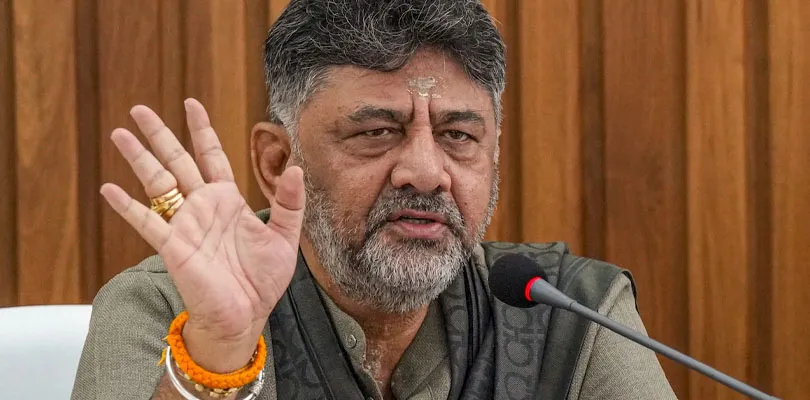 মন্ত্রিসভা নিয়ে হাইকমান্ডের সঙ্গে বৈঠক শিবকুমার-সিদ্ধারামাইয়ার