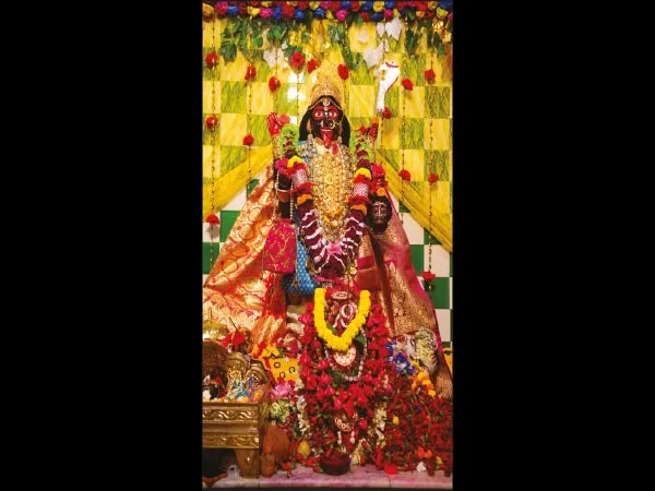 দুরারোগ্য ব্যাধি থেকে মুক্তি দেন কালী, দূরদূরান্ত থেকে হাওড়ার সিদ্ধেশ্বরীর কাছে আসেন ভক্তরা