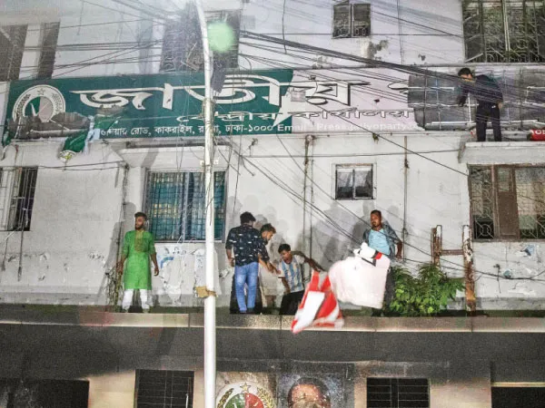 হিন্দুদের বিরুদ্ধে দেশদ্রোহিতার মামলা নেতার পদ কাড়ল খালেদা জিয়ার দল