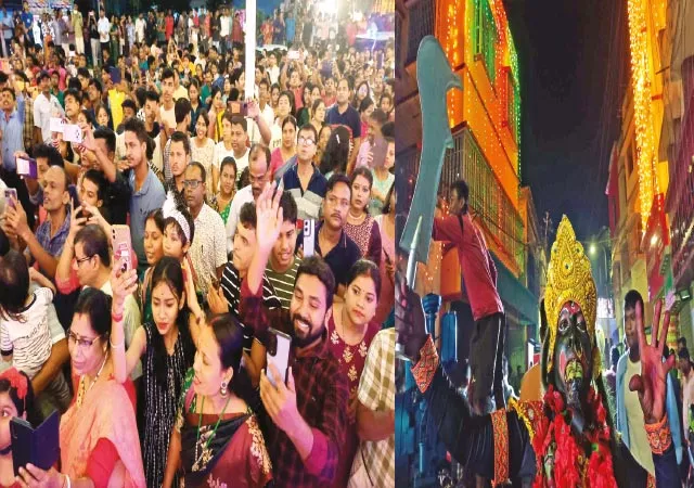 কালীপুজোর রাতে তমলুকের রাস্তায় জনপ্লাবন, থিমের মণ্ডপ দেখতে ভিড়