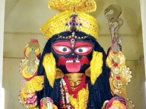 মন্ত্রী, বিধায়কের বাড়ির পুজো থেকে শতাব্দী প্রাচীন &lsquo;বড় মা&rsquo;-এর আরাধনা, তুঙ্গে উৎসাহ