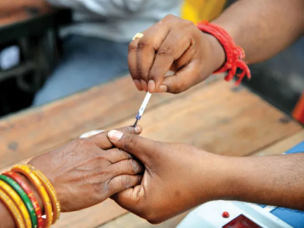 শাসক জোটের নেতা-মন্ত্রীদের সম্পত্তি লাফিয়ে বেড়েছে, প্রকাশ হলফনামায়