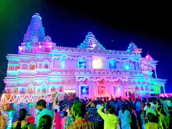 উৎসবের শেষলগ্নে প্রতিমা দেখার উৎসাহ হাওড়া ও হুগলি জেলায়, রাস্তায় জনপ্লাবন