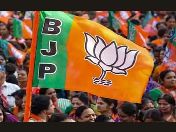৩৬ জন বিদ্রোহী প্রার্থী, মহারাষ্ট্রে আতঙ্কে বিজেপি