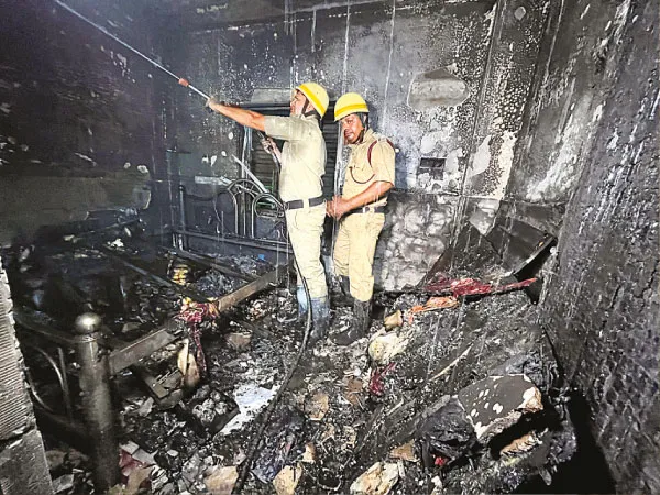 উলুবেড়িয়ায় বাজির আগুনে মৃত্যু ৩ শিশুর