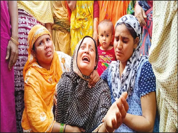 পুকুর পাহারা দিতে গিয়ে বিদ্যুত্স্পৃষ্ট হয়ে মৃত্যু প্যারা মেডিক্যাল পড়ুয়ার