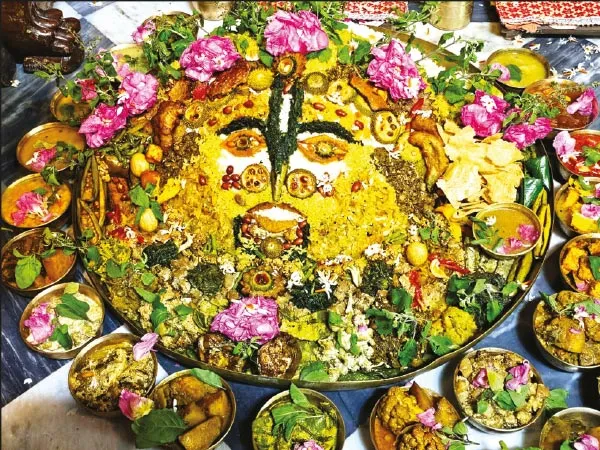 বিভিন্ন মন্দিরে গিরি গোবর্ধনের পুজো উপলক্ষ্যে পালিত হল অন্নকূট উৎসব