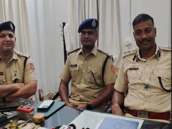 কোচবিহারে ট্রাফিক ব্যবস্থায় জোর, কমেছে পথ দুর্ঘটনা