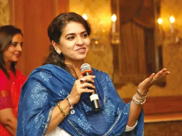 সিন্ধে-সেনার প্রার্থী সম্পর্কে বিতর্কিত মন্তব্যের জের, ক্ষমা চাইলেন উদ্ধব গোষ্ঠীর এমপি