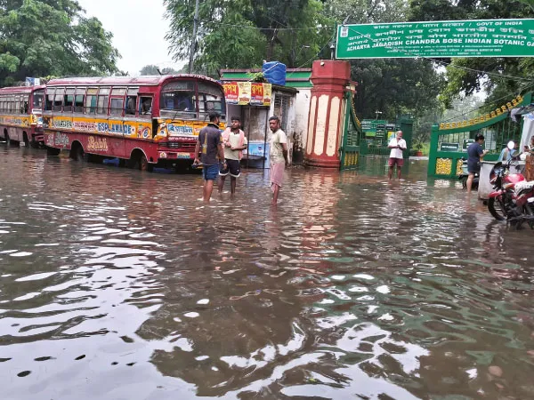 বি গার্ডেন এলাকায় জমা জলের সমস্যা মেটাতে ভাঙা হবে ব্রিটিশ আমলের পাইপলাইন