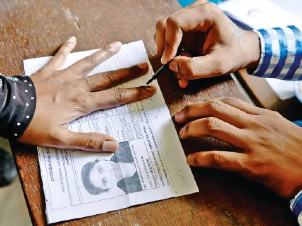 ভোটে প্রার্থী নয়, মত বদলে ঘোষণা মারাঠা সংরক্ষণ আন্দোলনের নেতা জারাঙ্গের