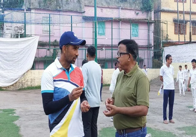 কোচ জয়ন্তকে ফোন, শেষ ম্যাচে মাঠে থাকার অনুরোধ পাপালির