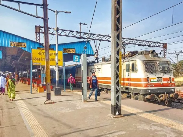 মশাগ্রাম-বাঁকুড়া রেলপথ সংযুক্তিকরণ,&nbsp;বর্ধমান-হাওড়া লোকাল সহ বহু এক্সপ্রেস বাতিল