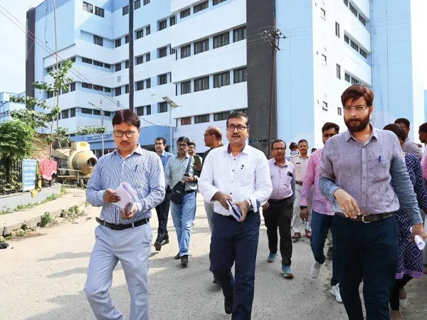 মালদহ মেডিক্যাল পরিদর্শনে রাজ্যের টিম, রাত্তিরের সাথীর অগ্রগতি দেখলেন প্রতিনিধিরা