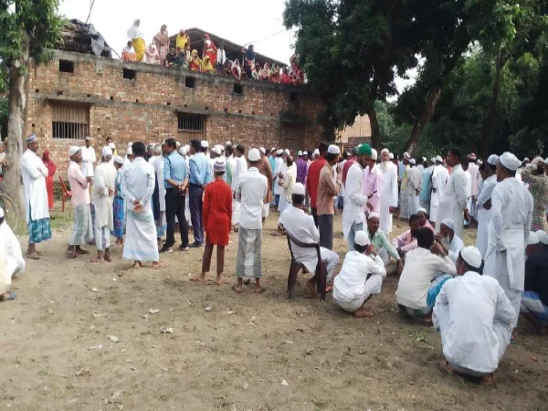 অপ্রাপ্তবয়স্ক গৃহবধূকে খুনের অভিযোগ, উত্তাল কালিয়াচক