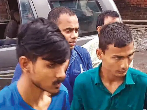ফেসবুকে পরিচয়, কালীপুজোয় বেহুঁশ করে তরুণীকে গণধর্ষণ