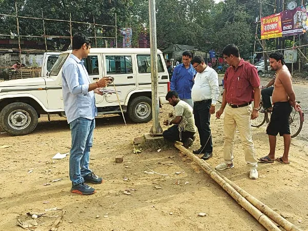 পুজো পর্ব শেষ হতেই রাস্তা সম্প্রসারণের জন্য মাপজোকের কাজ শেষ পূর্তদপ্তরের
