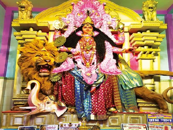 রাধানগর অন্নপূর্ণা বারোয়ারির থিমে এবার মধ্যপ্রদেশের মহাকালের মন্দির