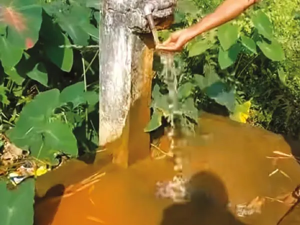 ধনতলায় সরবরাহ করা জলে মাত্রাতিরিক্ত আয়রন, ব্যবহার করতে পারেন না বাসিন্দারা