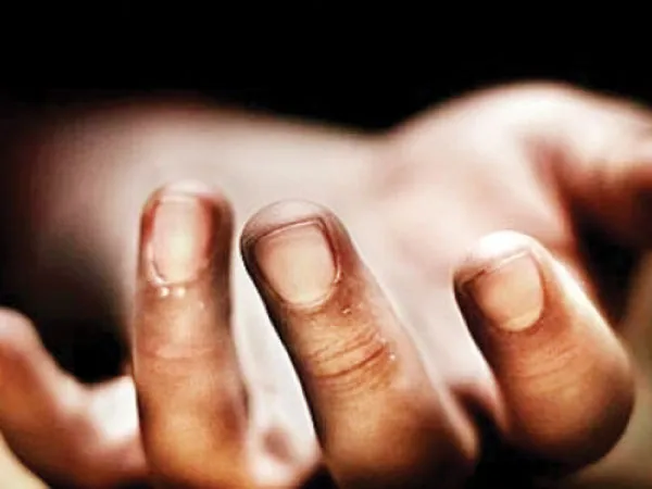 আরামবাগে যুবতীর ঝুলন্ত দেহ, আত্মহত্যায় প্ররোচনার অভিযোগ