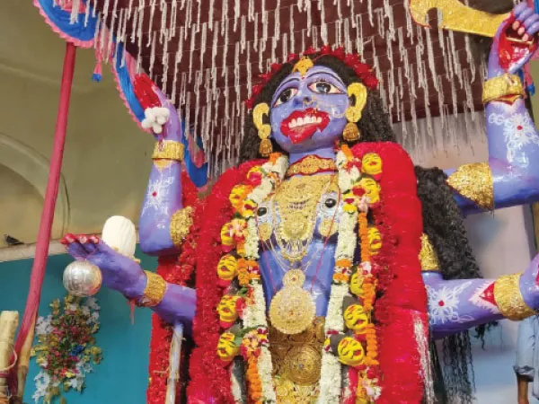 বোল্লাকালী পুজো উপলক্ষ্যে লজ, হোটেলের ভাড়া আকাশছোঁয়া, প্রশাসনের পদক্ষেপ দাবি