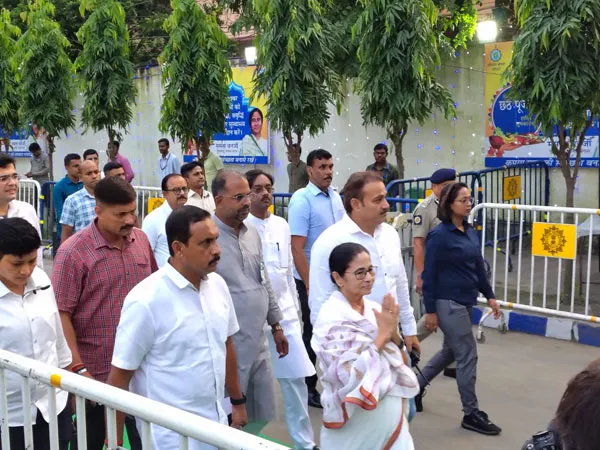 বিহারের চেয়েও বেশি ছট পুজো হয় বাংলায়, তক্তাঘাটে বললেন মমতা