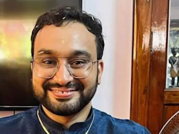 ঝাড়গ্রামে চিকিৎসকের রহস্যমৃত্যু, হোটেল রুম থেকে উদ্ধার দেহ