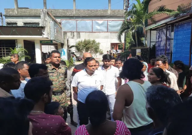 পরিবারের অনুমতি ছাড়াই রোগীকে অন্যত্র রেফার, নার্সিংহোমে বিক্ষোভ পরিজনদের