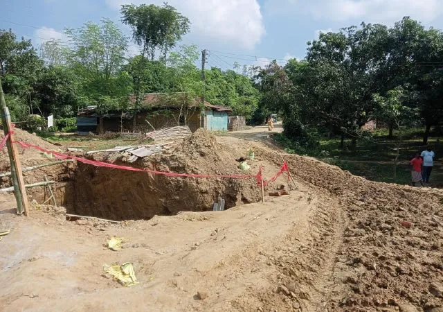 আদিনা ফরেস্ট যাওয়ার প্রধান রাস্তায় পেভার ব্লক, খরচ ২কোটি