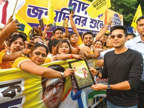 নেতার প্রতি আনুগত্য নয়, শেষ মাপকাঠি যোগ্যতাই: অভিষেক