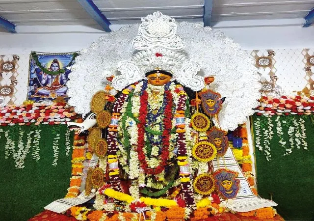 দেবী জগদ্ধাত্রীর থেকেই এসেছে ধাত্রীগ্রাম নাম ৩০০ বছরের পুজো ঘিরে উন্মাদনা