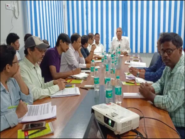 চলতি মাসেই জেলার ৫০ শতাংশ বাড়িতে পানীয় জল, নির্দেশ মন্ত্রীর