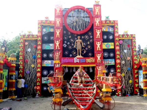 হাওড়া গ্রামীণ জেলায় পুজো: সামাজিক অবক্ষয় দূর, পরিবেশ দূষণ রোধ থেকে বন্যপ্রাণ সংরক্ষণের বার্তা