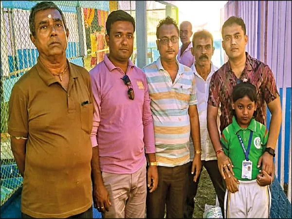 রাজমাতার পুজোর থিম &lsquo;মানসিক হাসপাতাল&rsquo;, এলাকায় উন্মাদনা