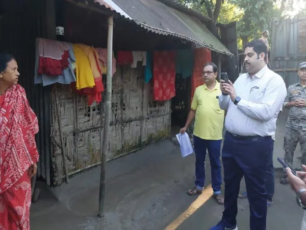 জলপাইগুড়িতে আবাসের তালিকার সুপার চেকিংয়ে খোদ মহকুমা শাসক