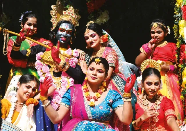 রায়গঞ্জে গোষ্ঠের শোভাযাত্রা