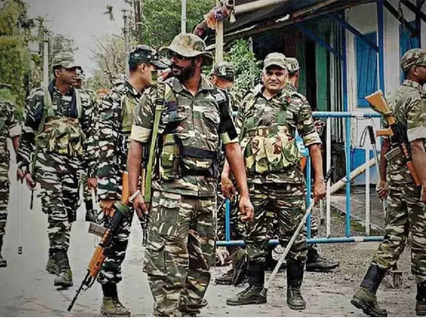 বাহিনীর রুটমার্চ গেরুয়া নেতাদের ইশারায়!&nbsp;রাজ্যে উপ নির্বাচনের মুখে গুরুতর অভিযোগ