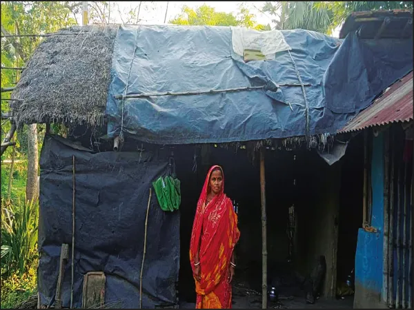 আবাসের তালিকায় নাম নেই, বিডিওর দ্বারস্থ দুঃস্থরা