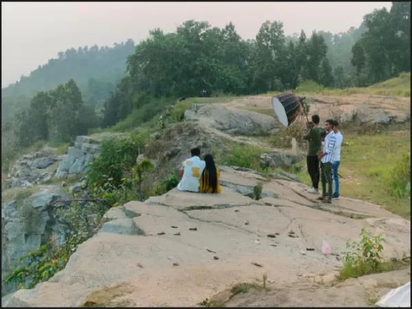 প্রি ওয়েডিং ফটো শ্যুটের নতুন ঠিকানা পুরুলিয়ার অযোধ্যা পাহাড়ের কোল