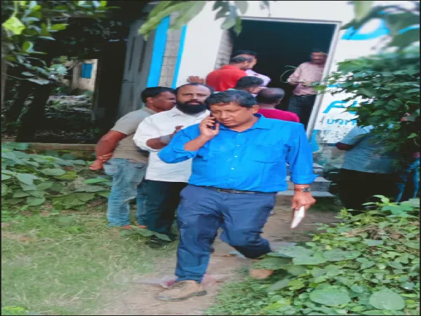 বড়জোড়ায় বেশি দামে সার বিক্রির অভিযোগে বিক্ষোভ