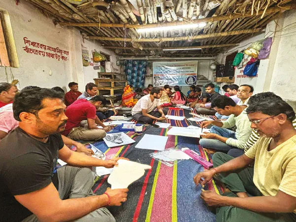 ইন্টিরিয়র ডেকোরেশনের কাজে শোলার ব্যবহার শেখাতে কর্মশালা মঙ্গলকোটে