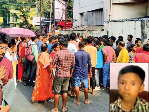 ফের বাসের রেষারেষির বলি, মায়ের স্কুটারে বাড়ি ফেরার পথে মর্মান্তিক মৃত্যু স্কুলপড়ুয়ার
