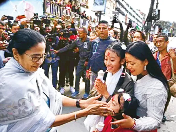 উন্নয়নে ঢিলেমি, ক্ষুব্ধ মমতা,&nbsp;পাহাড়ের ১৭টি পর্ষদই পুনর্গঠনের নির্দেশ