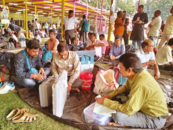 রাজ্যে ৬ আসনে আজ উপ নির্বাচন,&nbsp;ঝাড়খণ্ডে ভাগ্য নির্ধারণ হেমন্তর,&nbsp;দেশের ২৫ আসনেও ভোট